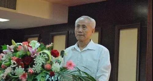 傳頌勞模事跡 傳承勞模精神|海福祥老勞?；貞涗?/></p><p><br/></p><section style=