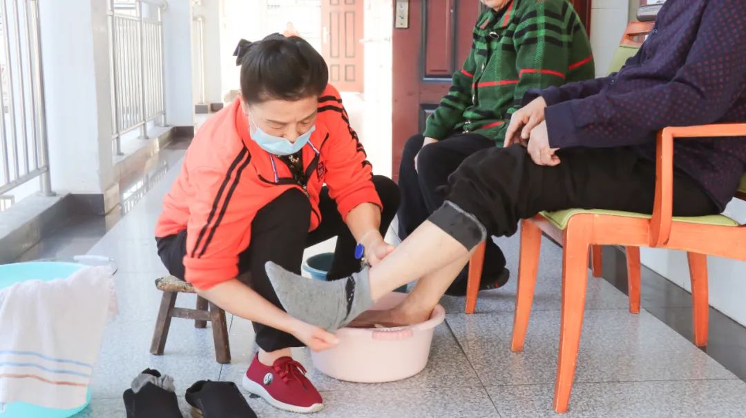 【最美護理員】傾情守護，筑起愛的家園