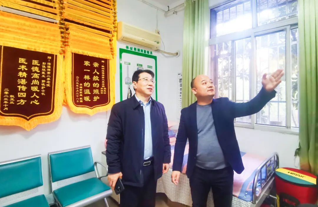 株洲市民政局黨組書(shū)記黃上峰帶隊(duì)蒞臨海福祥第二養(yǎng)老院參觀調(diào)研